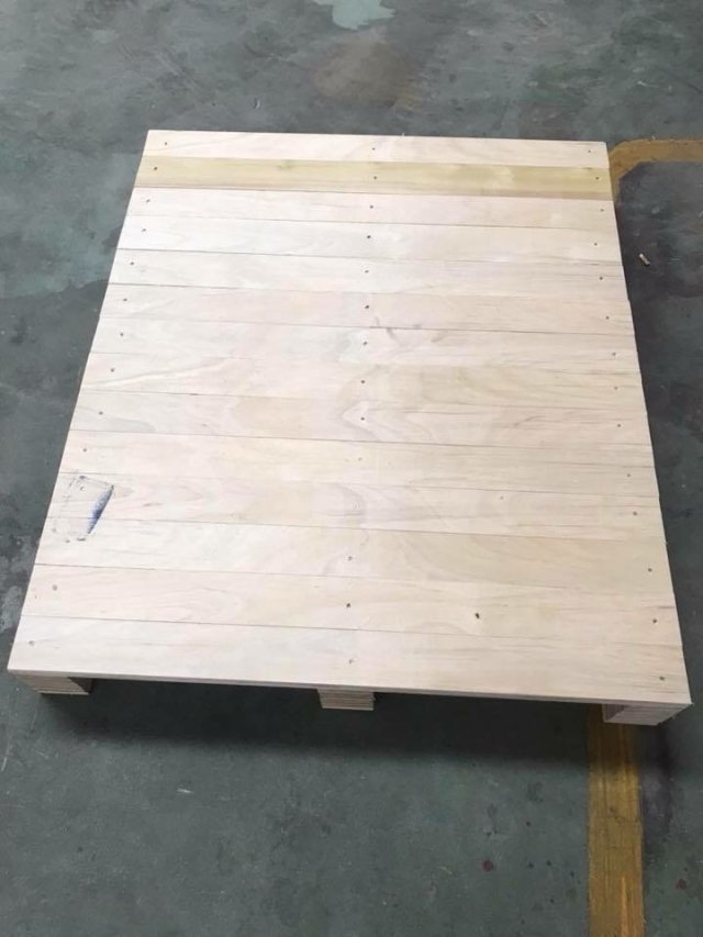 Pallet gỗ công nghiệp