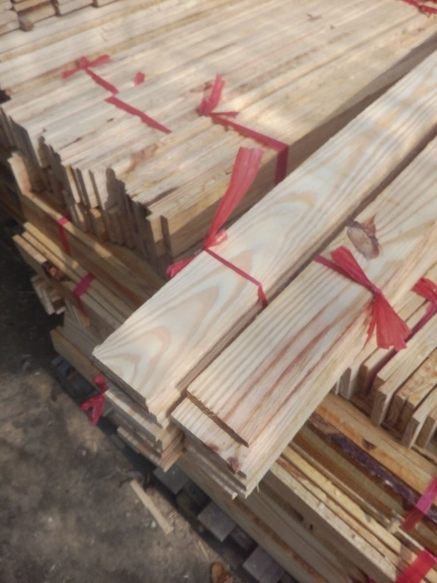 Gỗ thông xẻ ván pallet