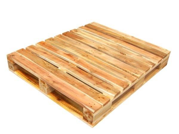 Pallet gỗ keo 4 chiều nâng